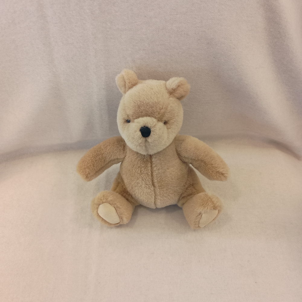 Vintage Gund Classic Pooh Plushie Toy 8"